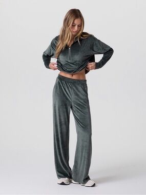 Vuori Haven Pant in Aspen size small